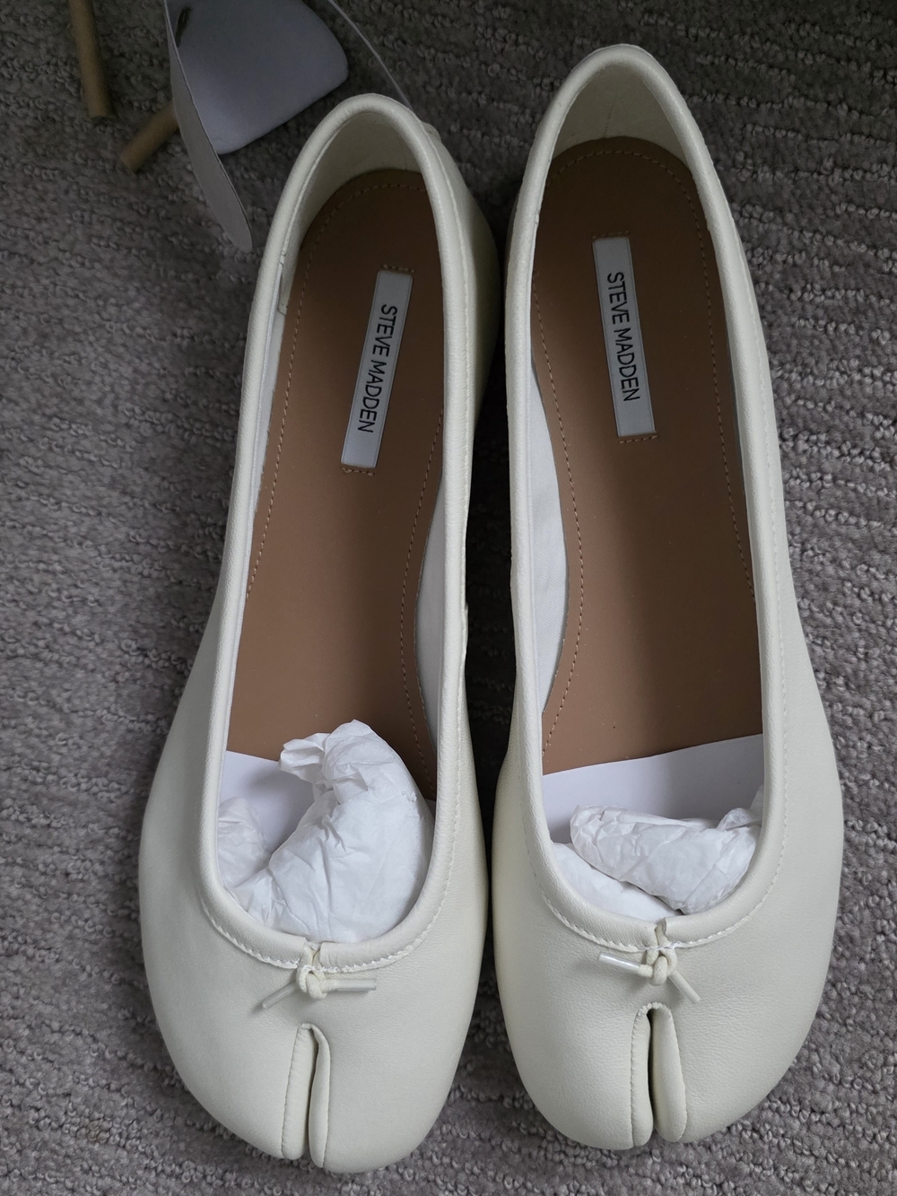 Steve Madden Cream Split-Toe Ballet Flats